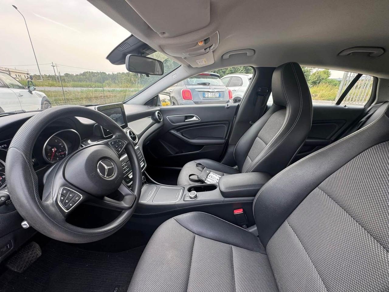 Mercedes-benz CLA 200 d S.W. Automatic Premium