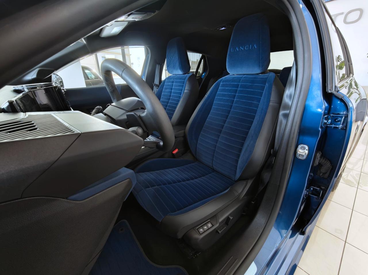 Lancia Ypsilon 1.2 Hybrid e-DCT Cassina 101cv 2025