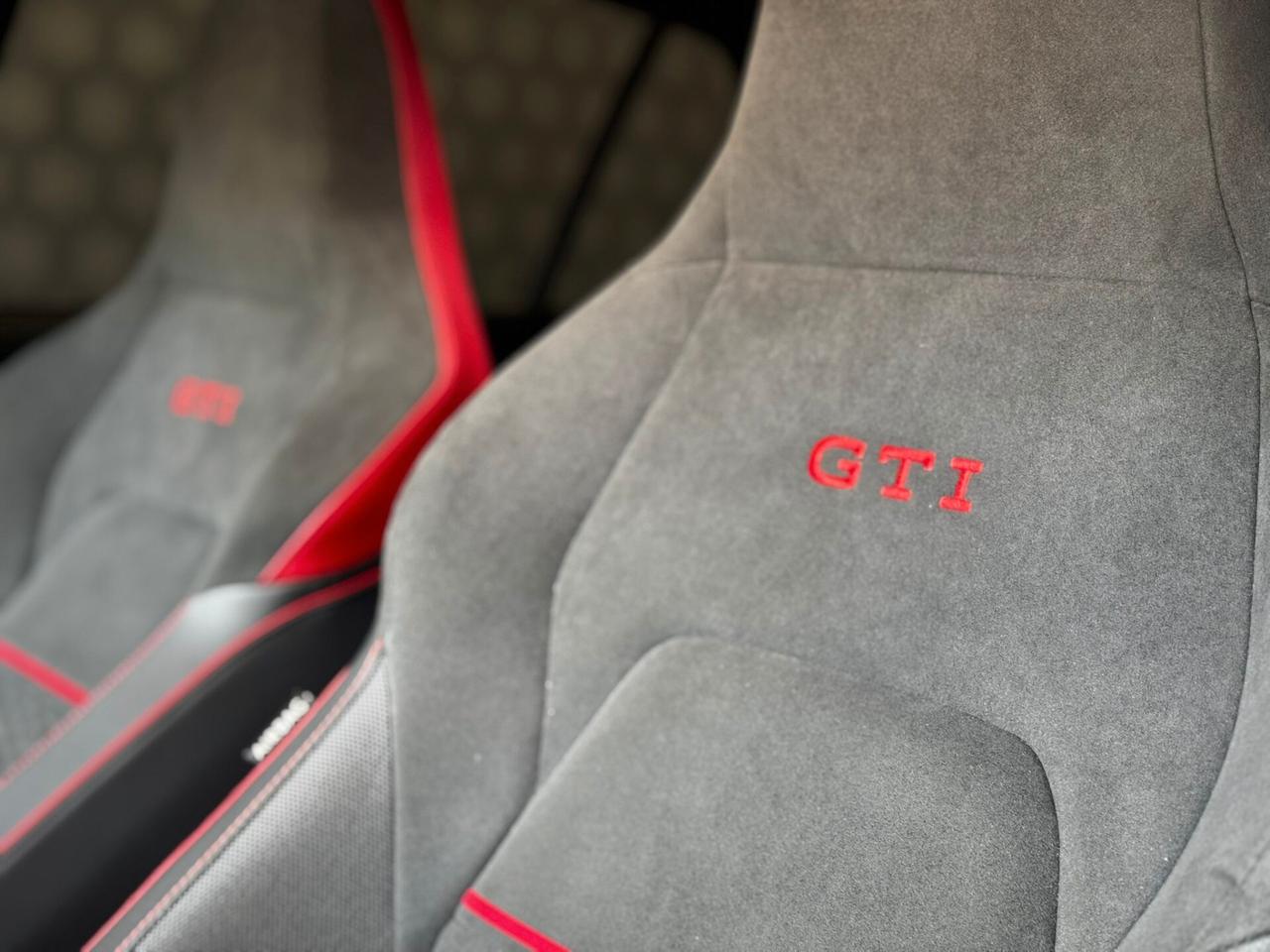Volkswagen Golf GTI 2.0 TSI DSG