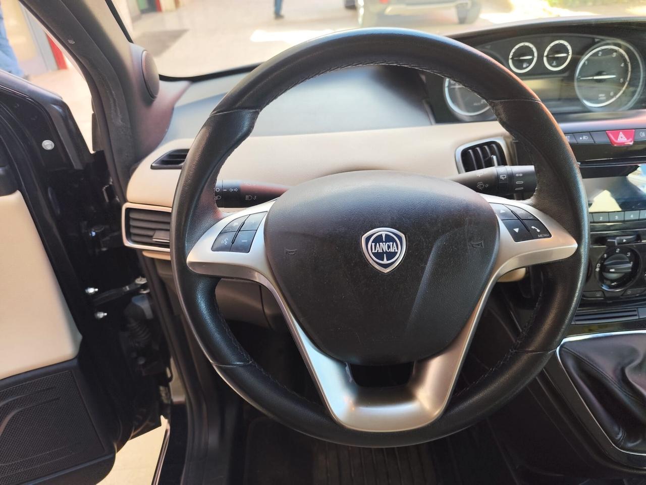 Lancia Ypsilon 1.3 MJT 95 CV 5 porte S&S Platinum