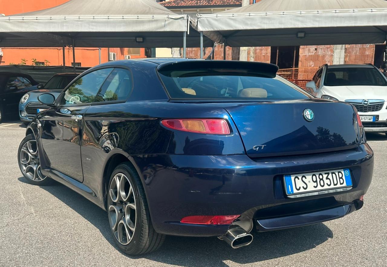 Alfa Romeo GT 2.0 JTS 16V Luxury