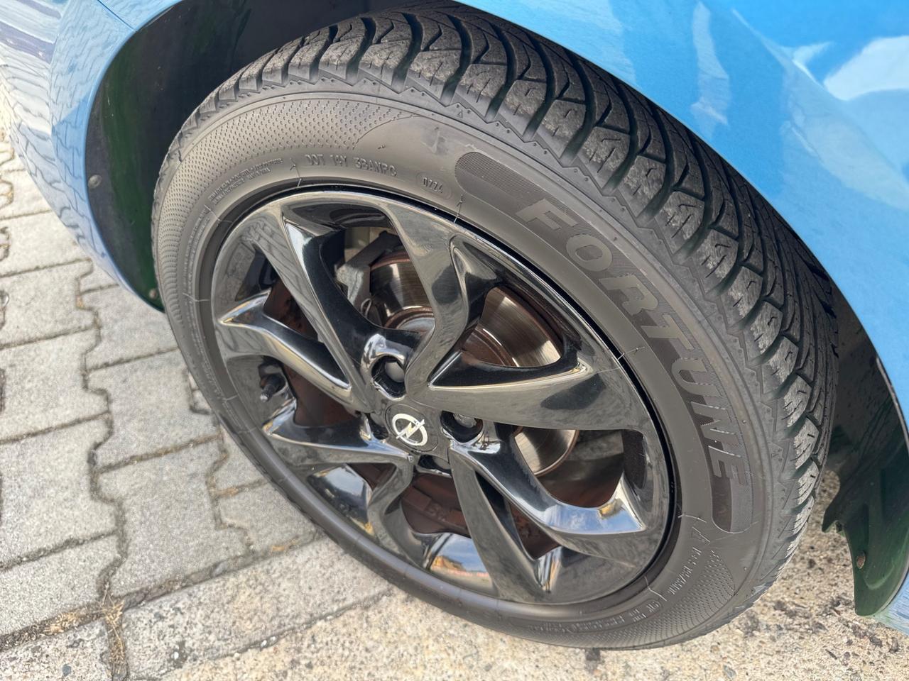 Opel Corsa 1.2 5 porte Innovation neopatentati
