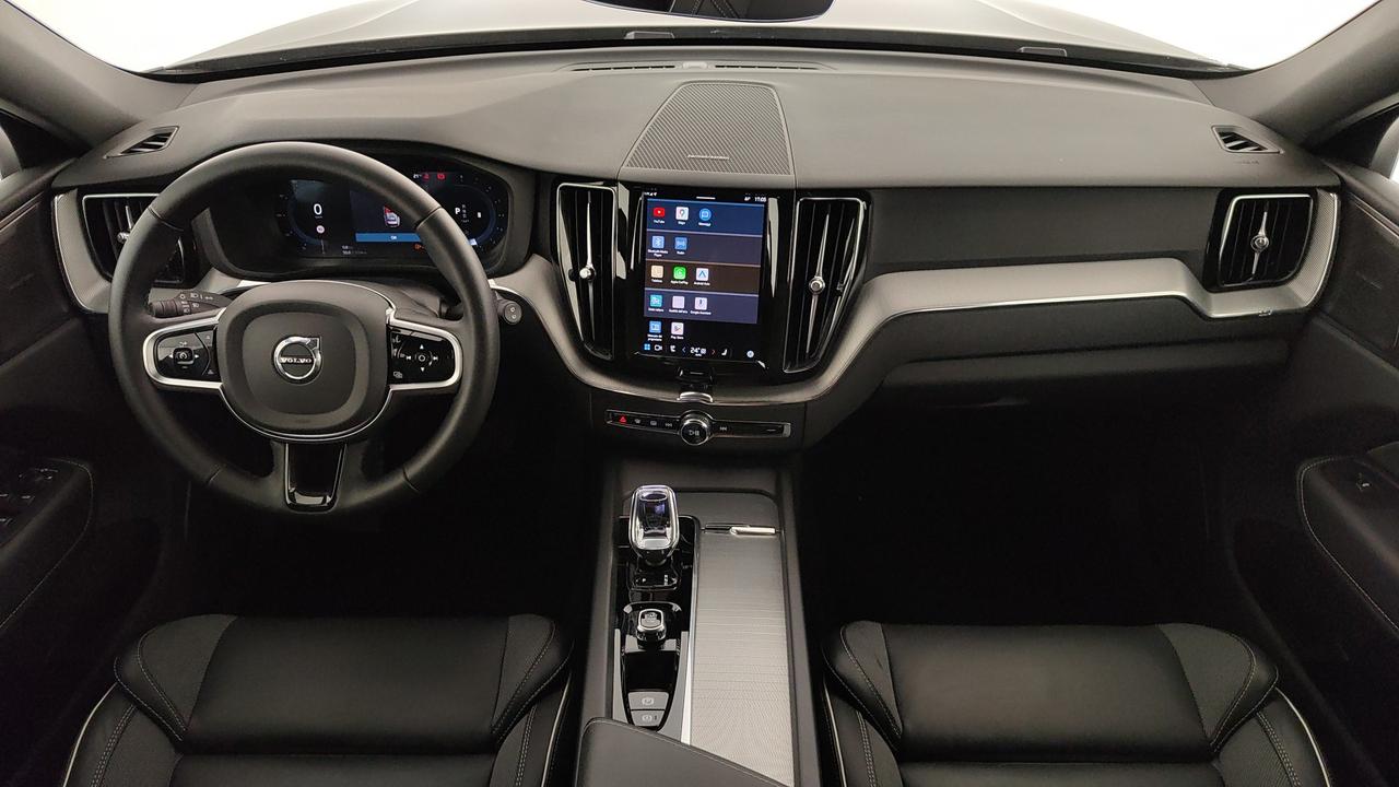 VOLVO XC60 2.0 b5 Plus Dark awd auto