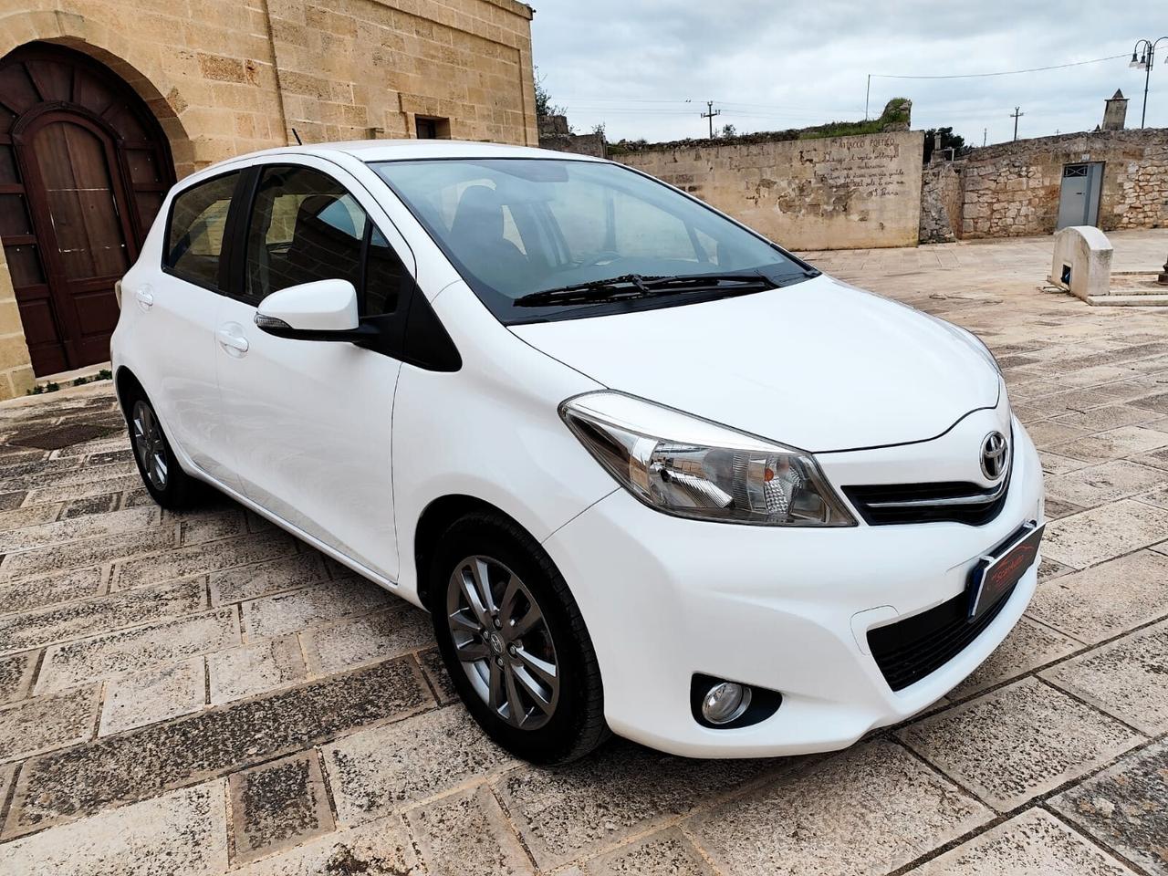 Toyota Yaris 1.0 5 porte Active