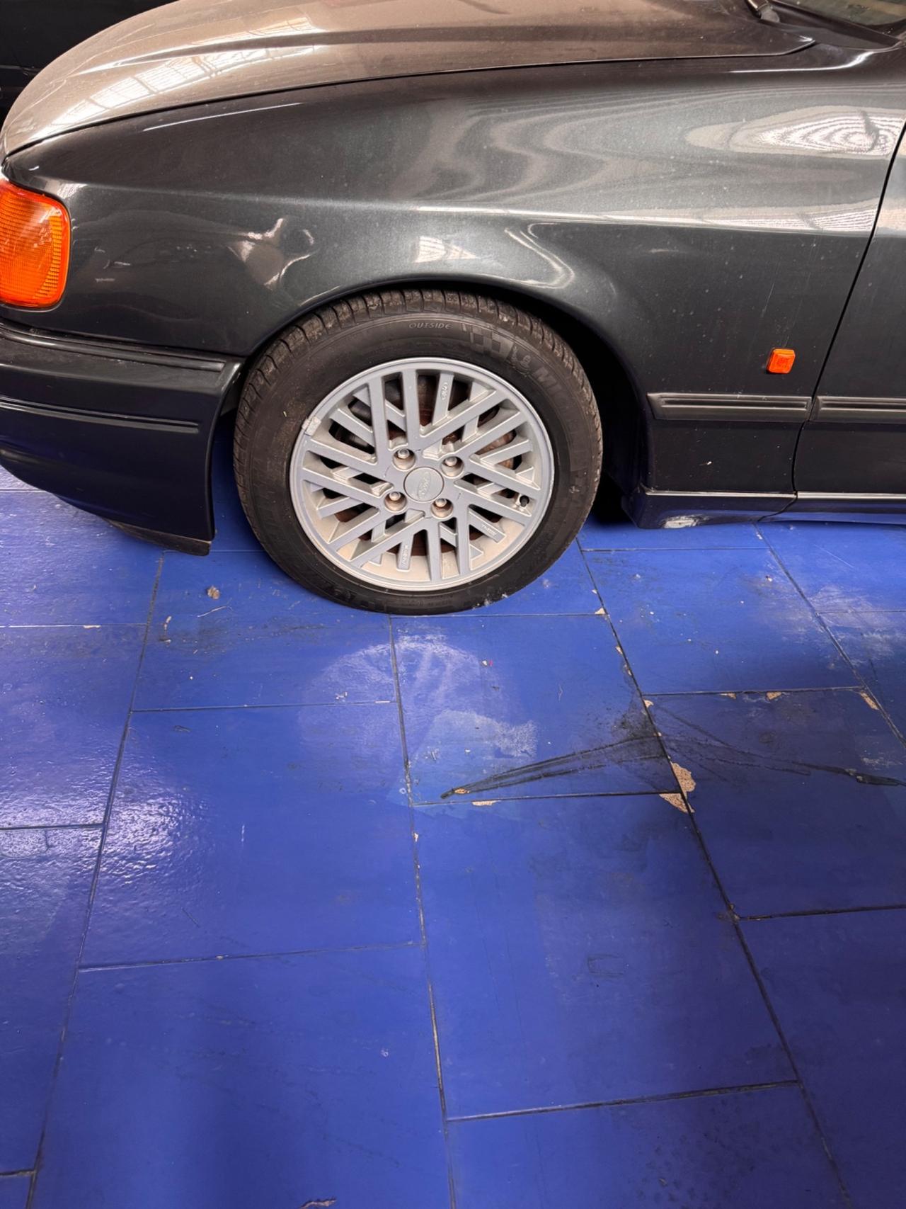 Ford Sierra 2.0i turbo 16V 4p. RS Cosworth Executive