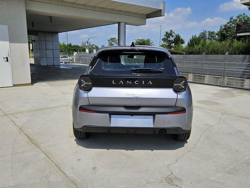 Lancia Ypsilon Hybrid e-DCT