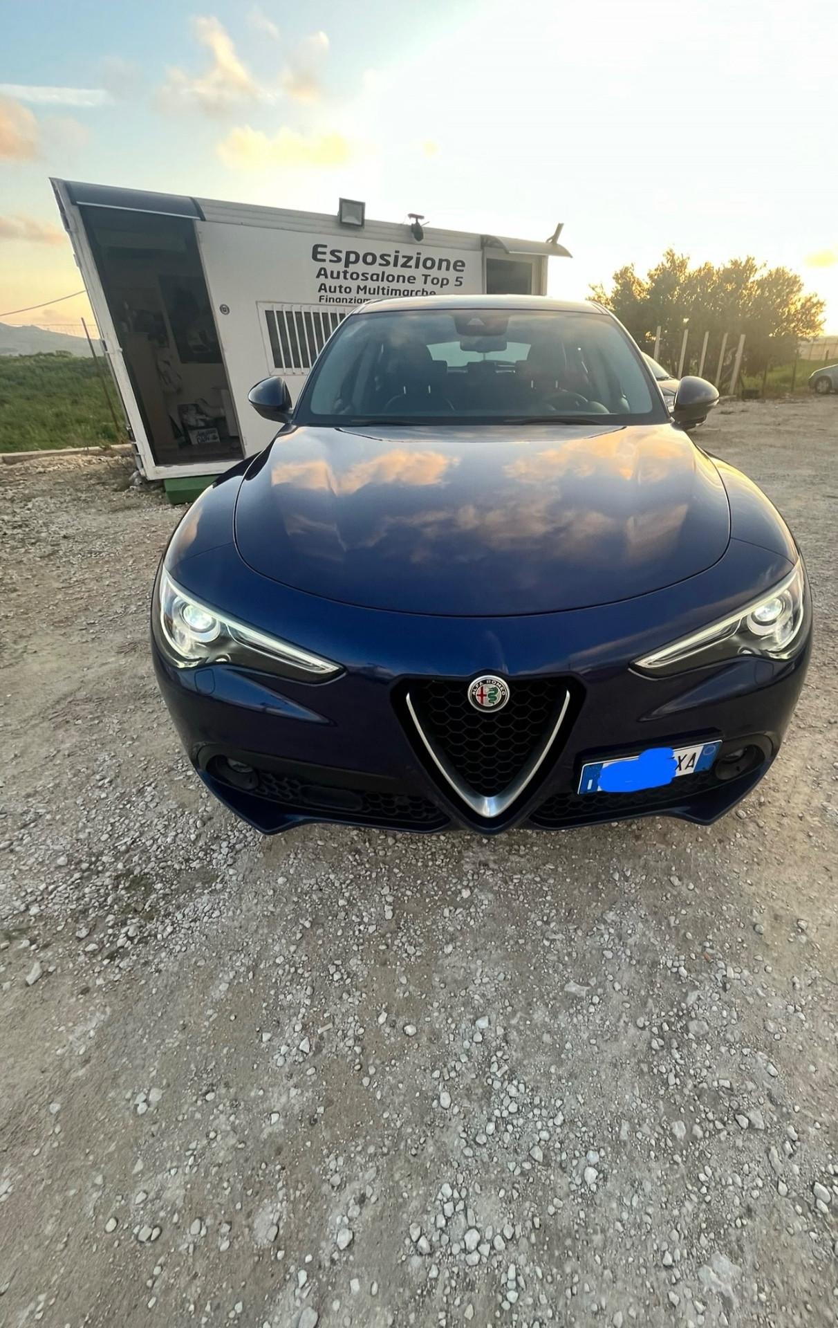 Alfa Romeo Stelvio 2.2 Turbodiesel 180 CV navigatore fari uxseno