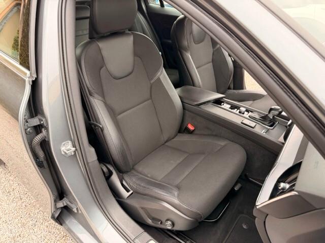 Volvo V60 2.0 d3 150 cv Momentum Geartronic