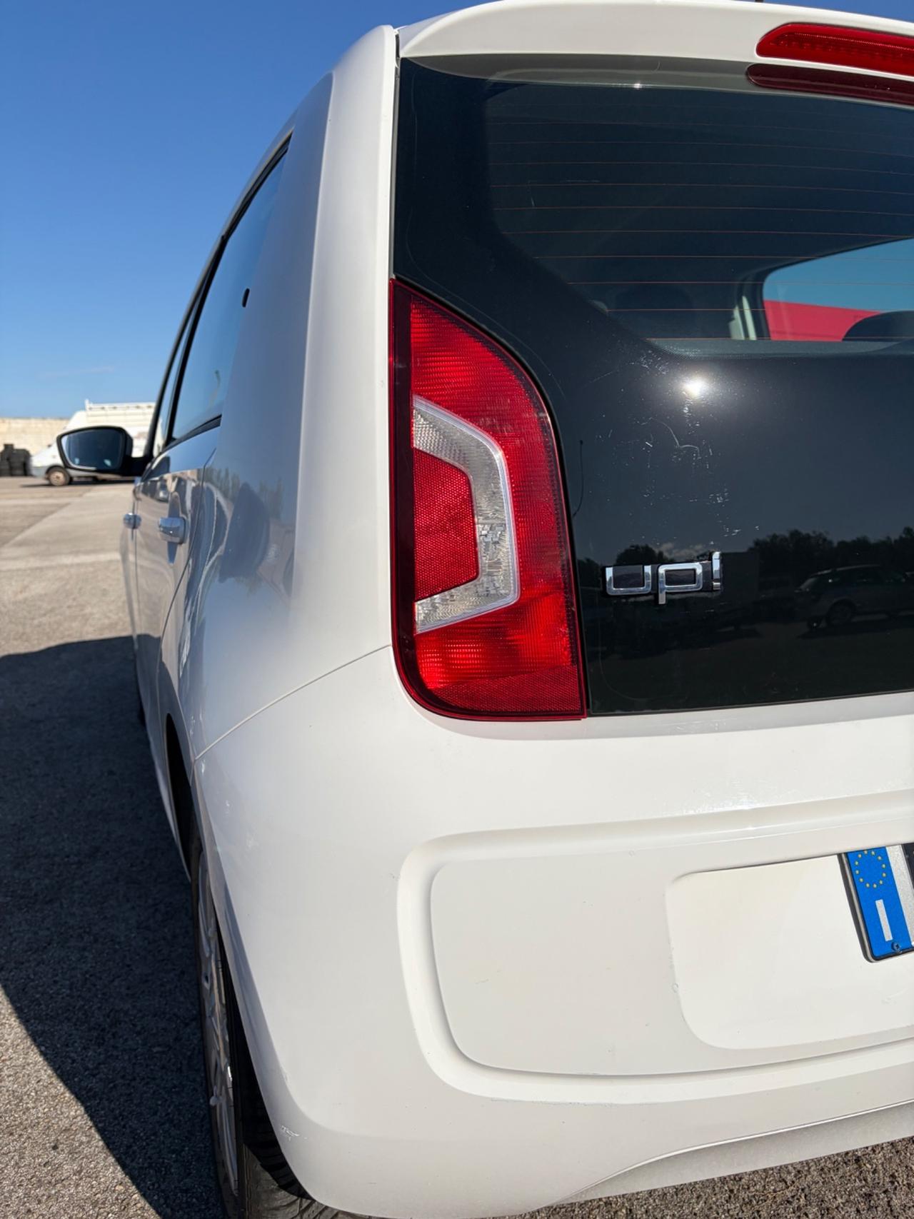 Volkswagen up! 1.0 75 CV 5p. high