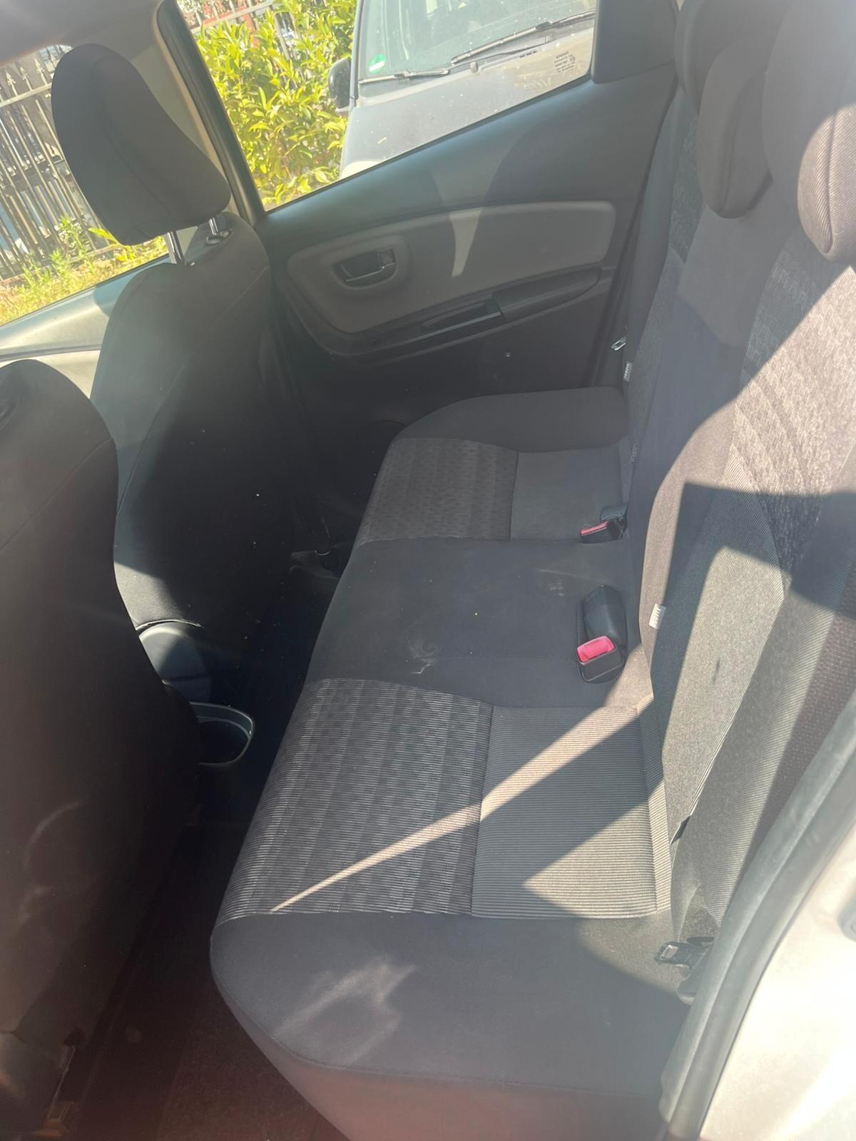Toyota Yaris 1.0 5 porte Active
