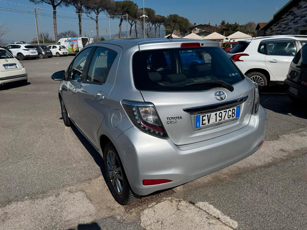 Toyota Yaris 1.4 D-4D 90CV 5P LOUNGE NEOPATENTATI 2014