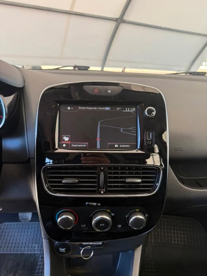 Renault Clio TCe 12V 90 CV 5 porte Moschino Intens