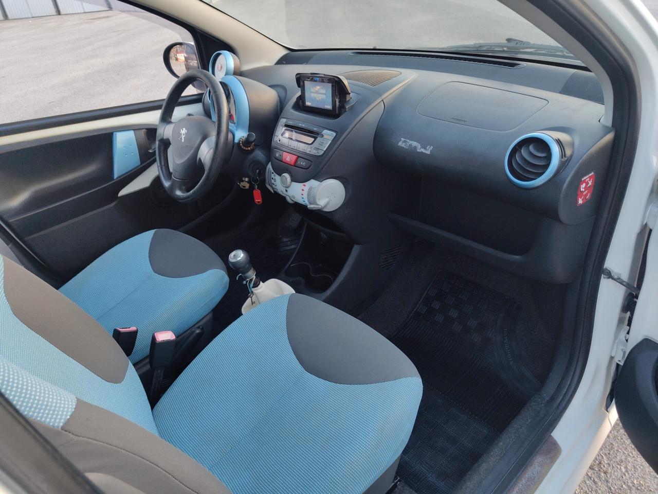 Peugeot 107 1.0 5p. Superga