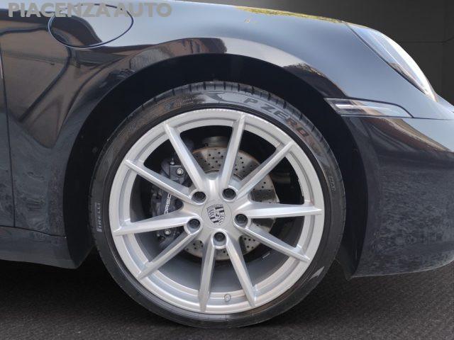 PORSCHE 992 Carrera