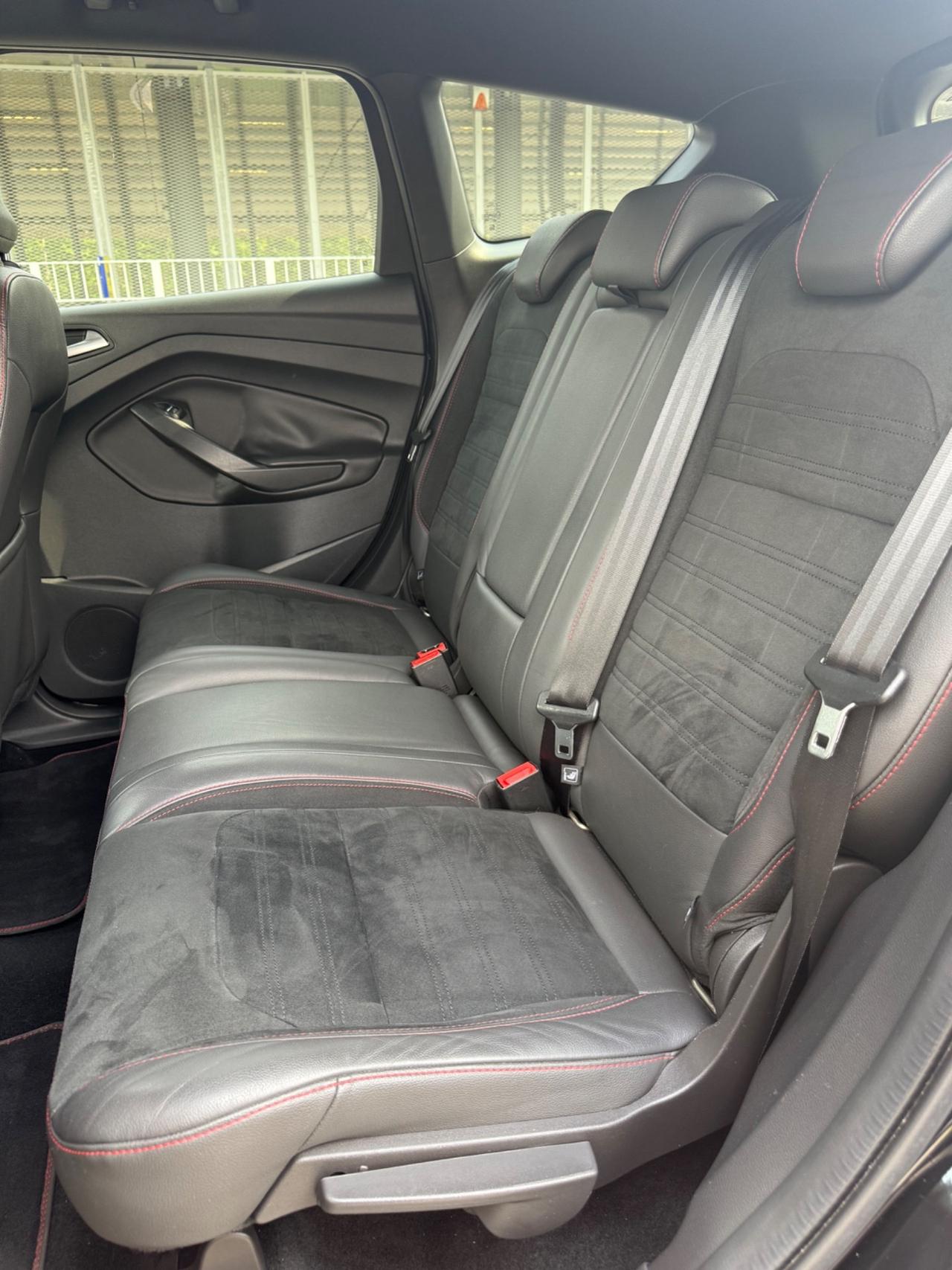 Ford Kuga 1.5 TDCI 120 CV S&S 2WD ST-Line