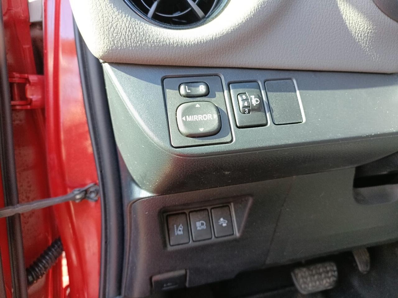 Toyota Yaris 1.5 Hybrid 5 porte Cool NEOPATENTATI