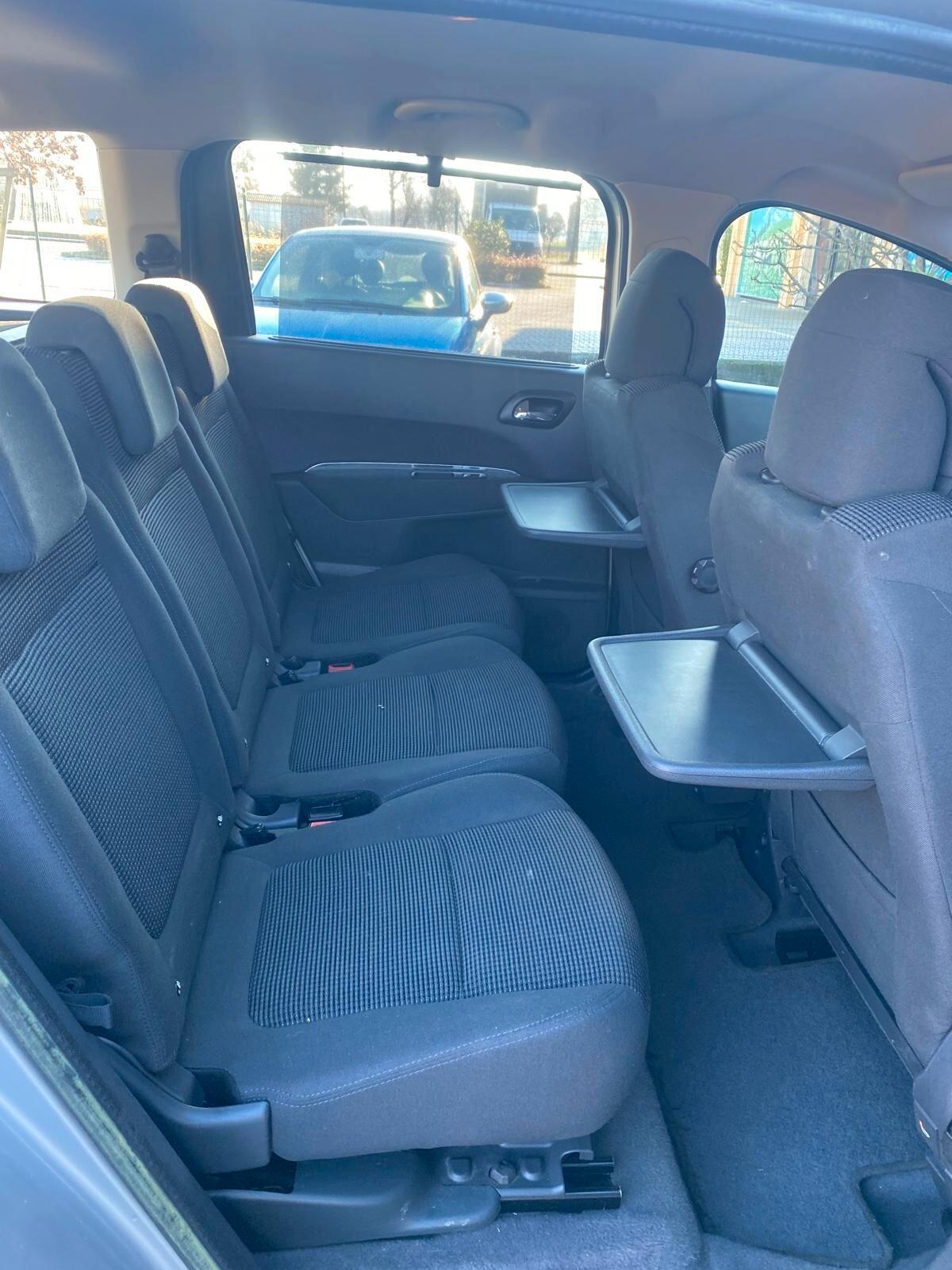 Peugeot 5008 1.6 e-HDi 112CV Stop&Start cambio robotizzato Active