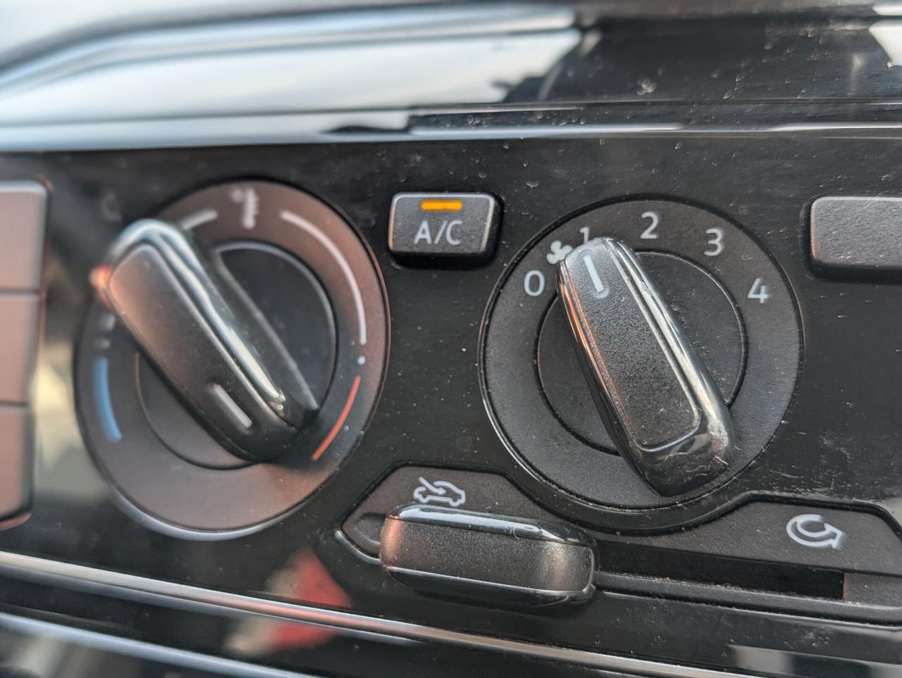 Volkswagen up! 1.0 5p. eco take BlueMotion Technology