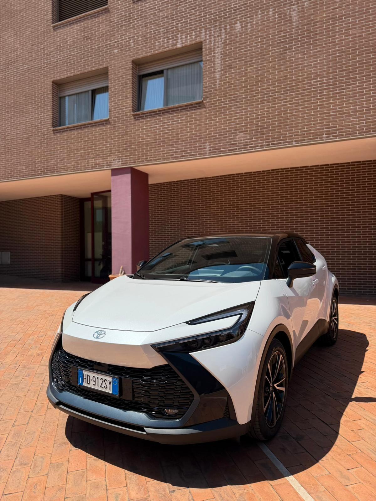 Toyota C-HR 1.8 HV Lounge 145 KW 197 CV TETTO PANORAMICO FULL OPTIONAL