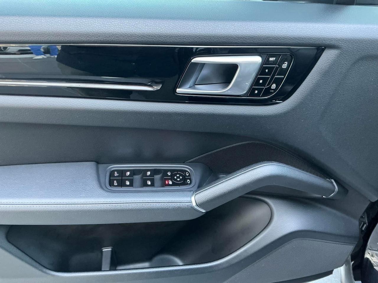 Porsche Cayenne 3.0 V6 340cv in garanzia