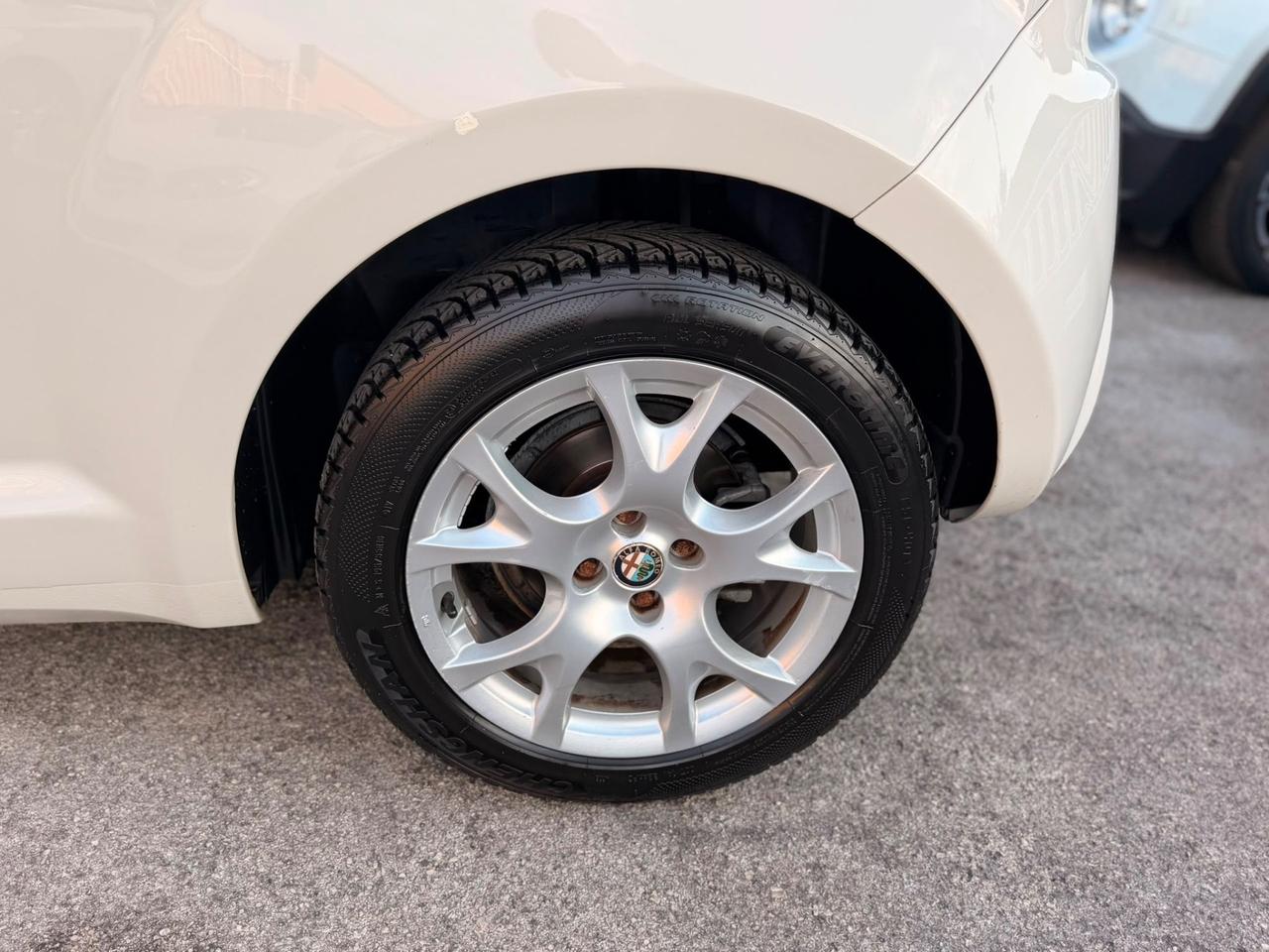 Alfa Romeo MiTo 1.3 JTDm-2 95CV Distinctive PELLE TOTALE SENSORI PARCHEGGIO