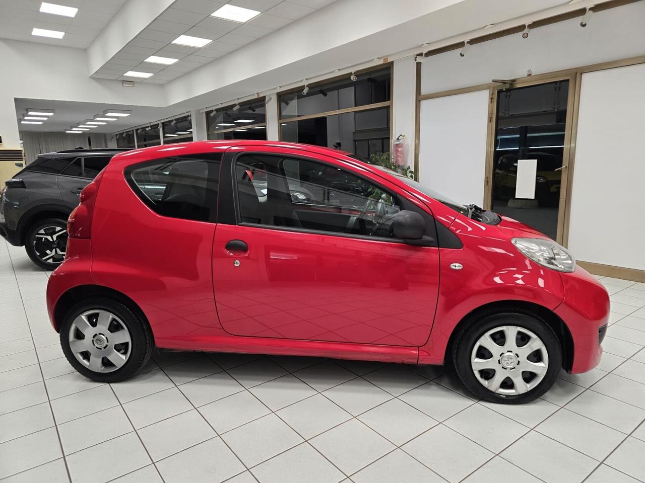 Peugeot 107 1.0 68CV 3p. Desir 2010 NEOPATENTATI