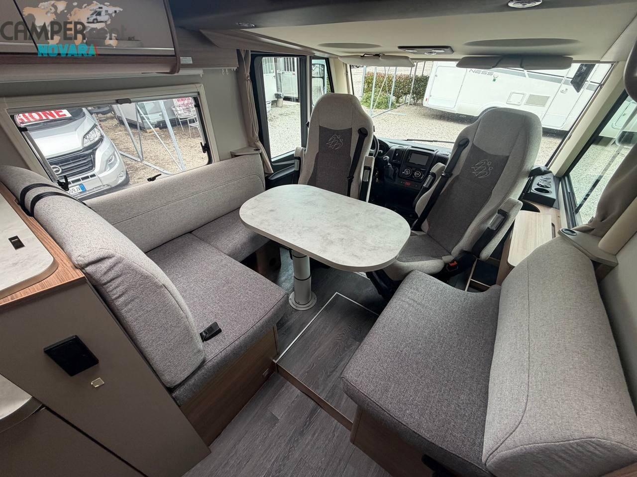 Knaus LIVE I 700 MEG MOTORHOME LETTI GEMELLI