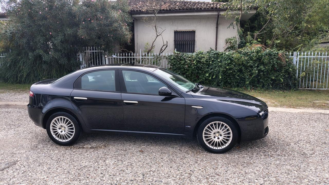 Alfa Romeo 159 1.9 JTDm 16V Exclusive