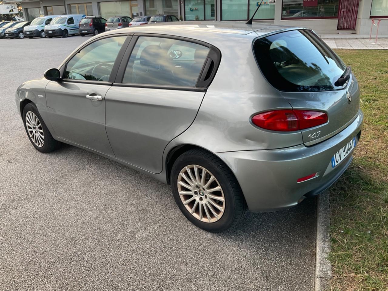 Alfa Romeo 147 1.6i 16V Twin Spark cat 5p. Progression