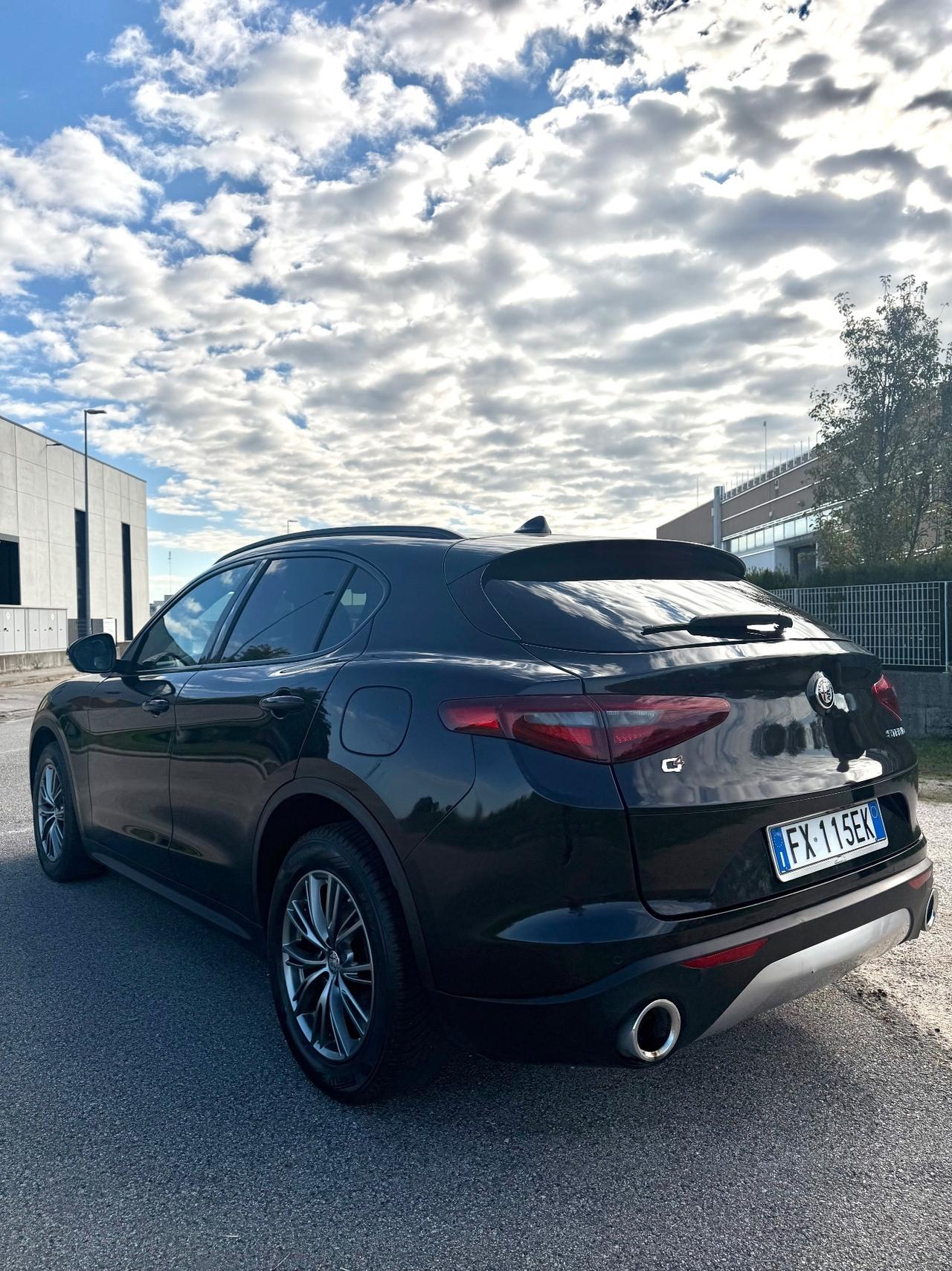 Alfa Romeo Stelvio .