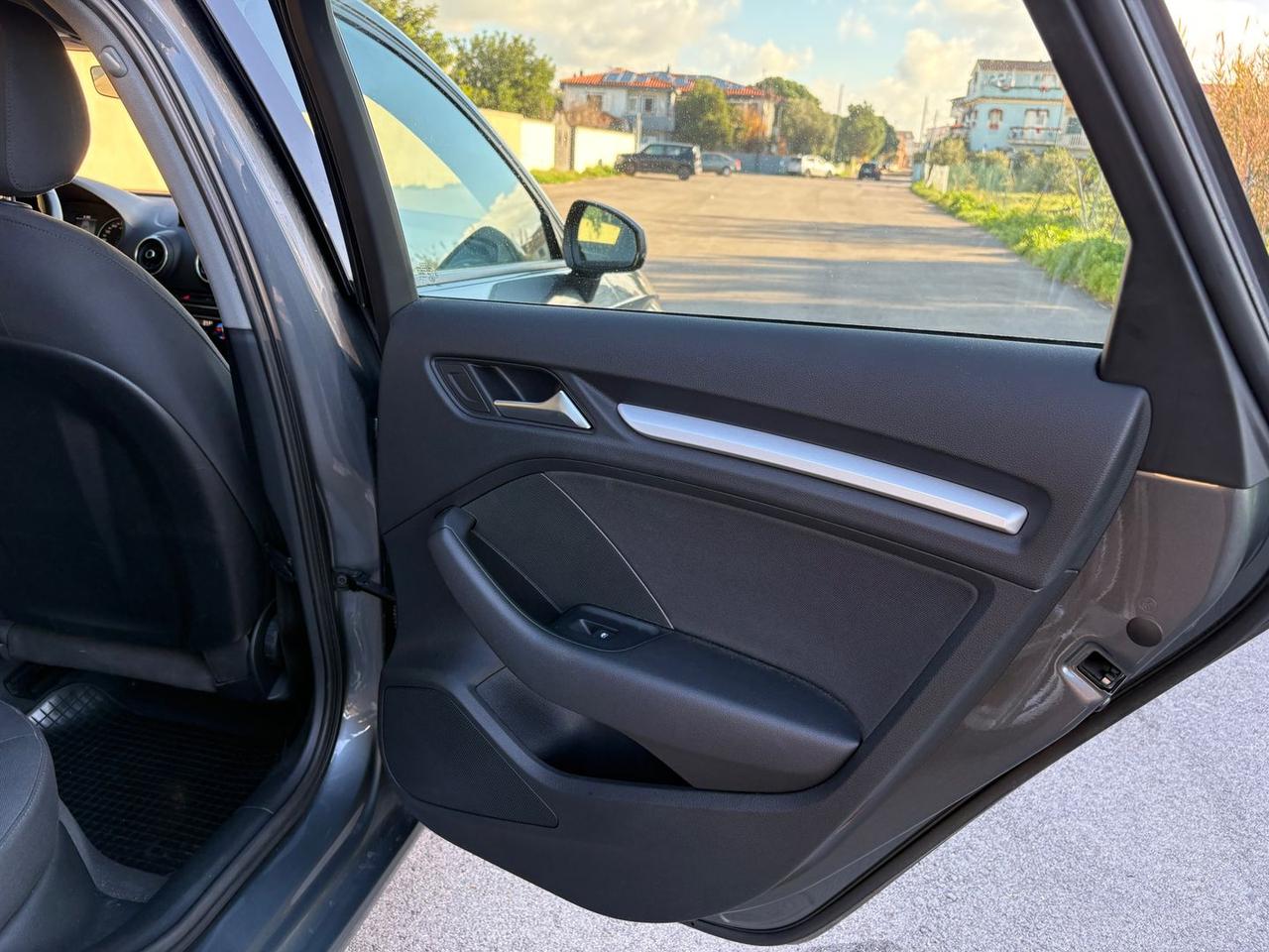 Audi A3 1.6 30 TDI Admired #8285