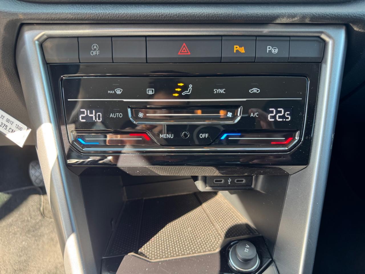 Volkswagen T-Roc 1.0 TSI Style ADATTA A NEOPTANTATI