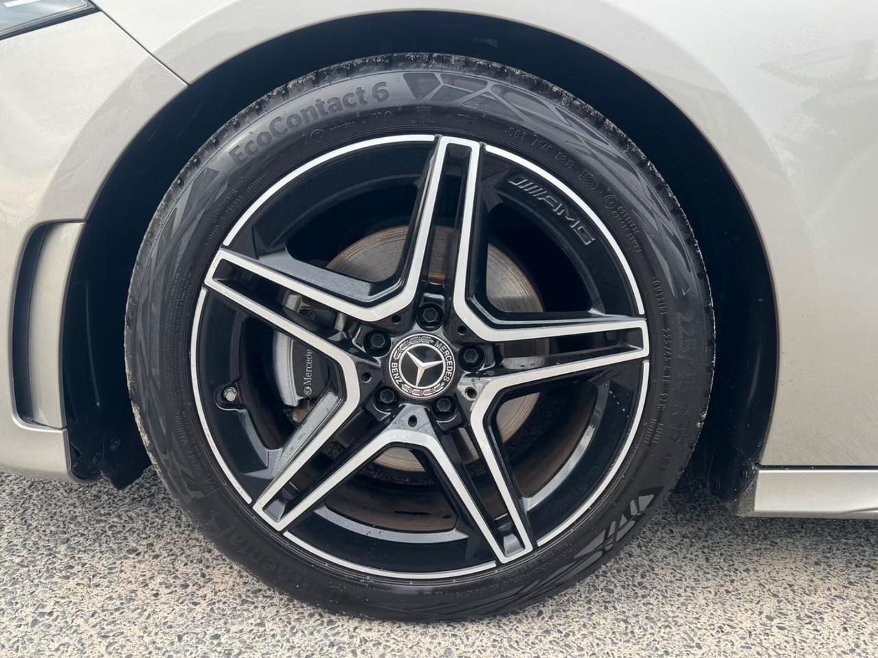 Mercedes-benz A 180 Premium AMG 136CV MBUX