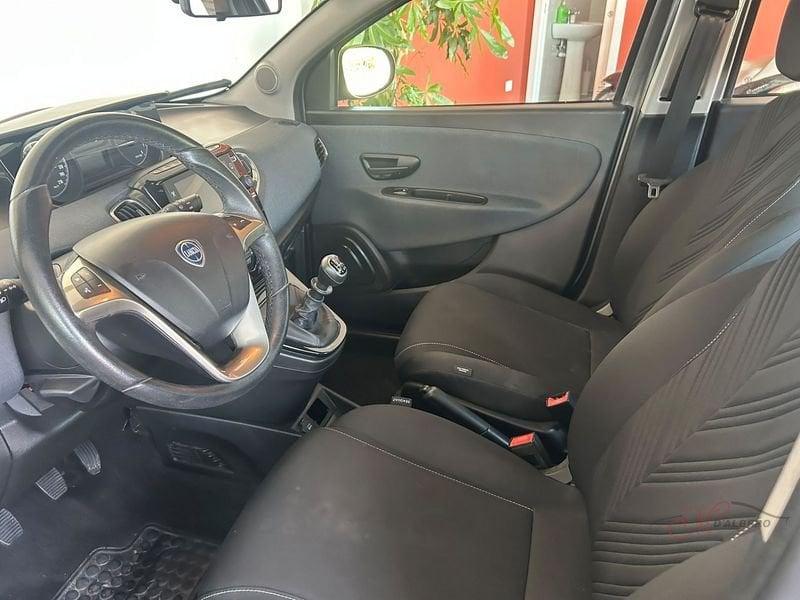 Lancia Ypsilon 1.0 FireFly 70cv Hybrid ALBERTA FERRETTI