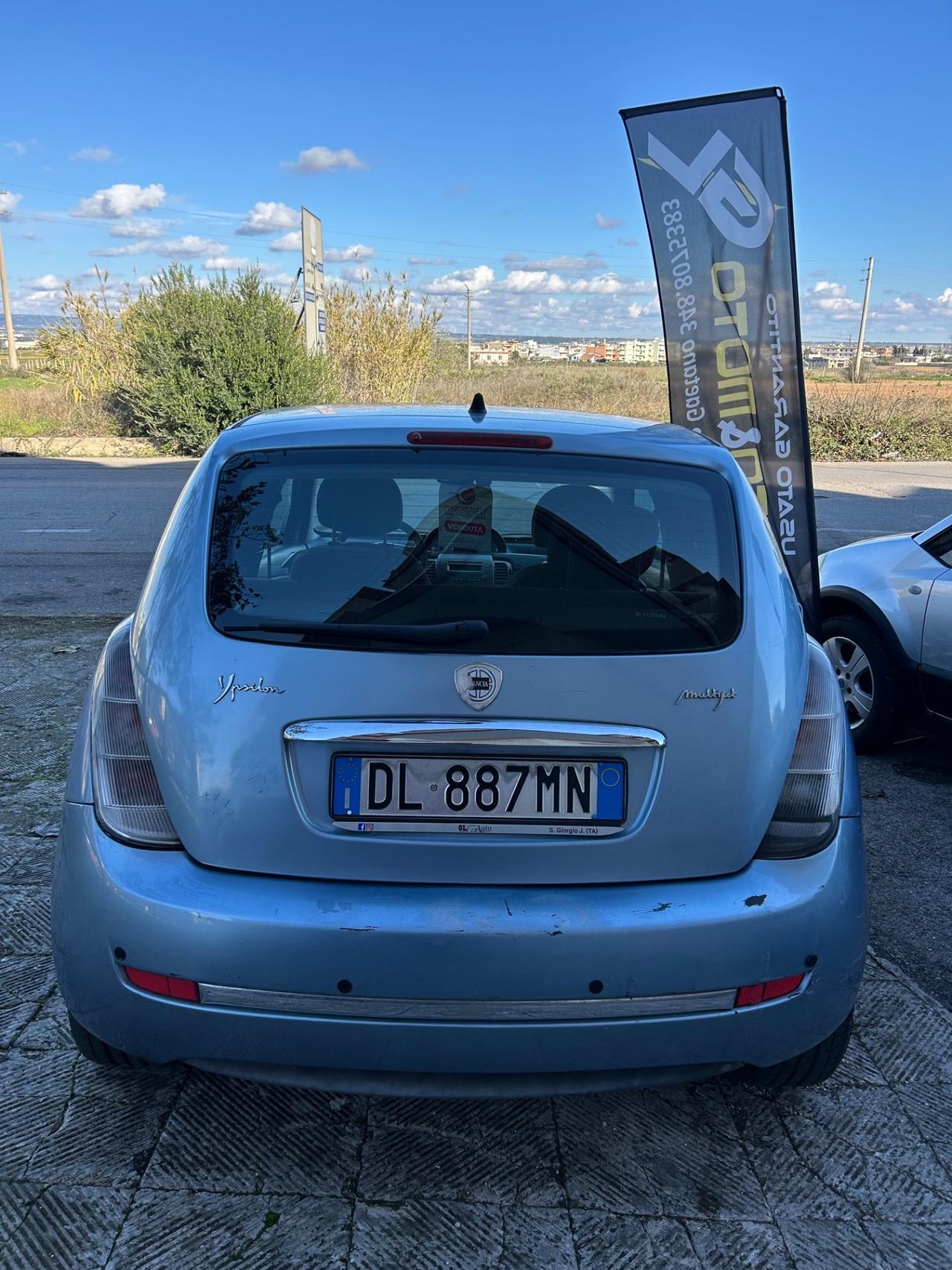 Lancia Ypsilon 1.3 MJT 75 CV Argento