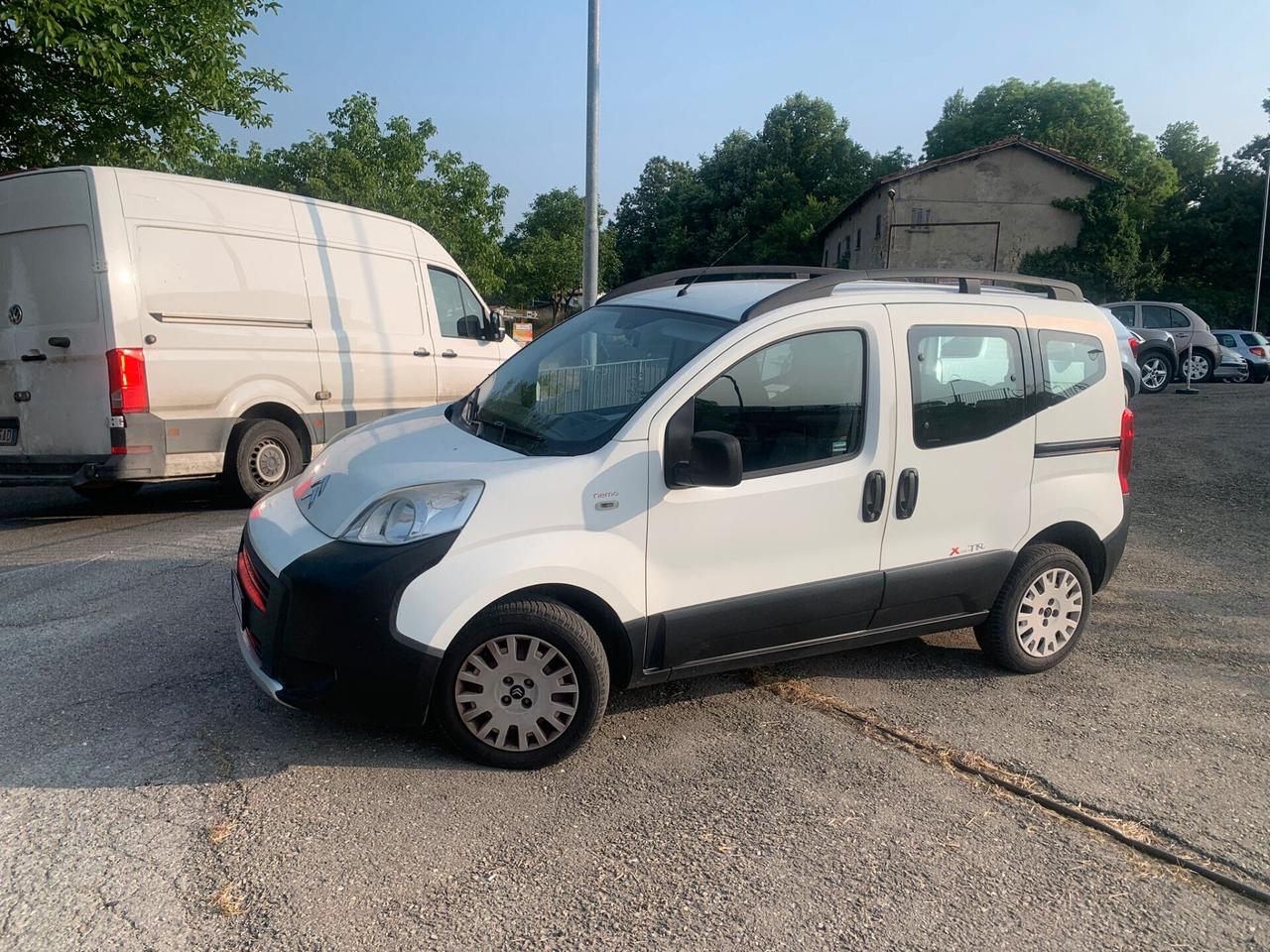 Citroen Nemo xteatre 120000 km tdi con catena sustituita, full optional, neo patentati, tv, unico proprietario