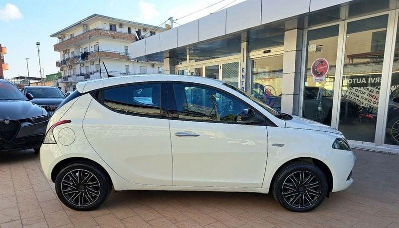 Lancia Ypsilon 1.0 FireFly 5 porte S&S Ecochic Hybrid Gold