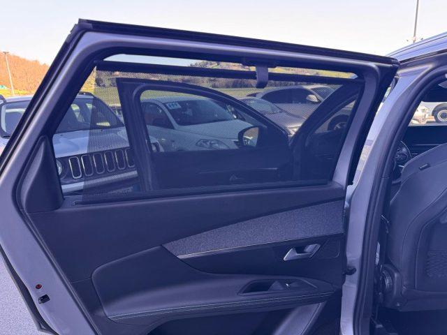 PEUGEOT 5008 130cv EAT8 ALLURE IVA ESPOSTA 7 POSTI automatica