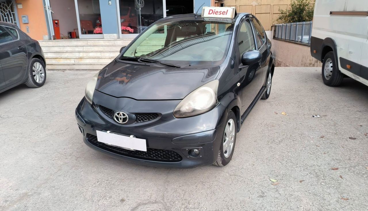 Toyota Aygo 1.4 turbodiesel 5 porte