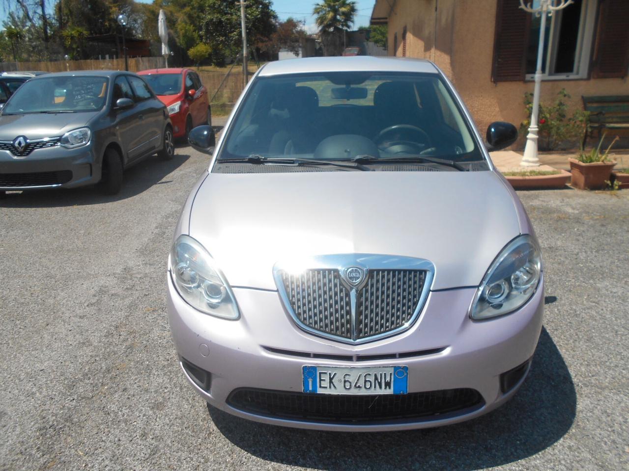Lancia Ypsilon 1.2 69 CV Unyca