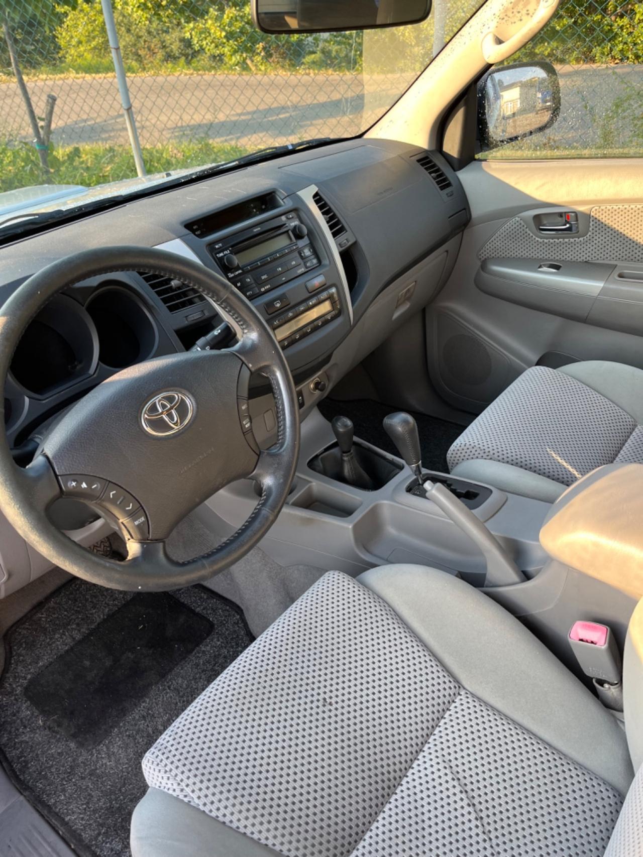 Toyota Hilux 3.0 D-4D 4WD 4p. Doub. CAB