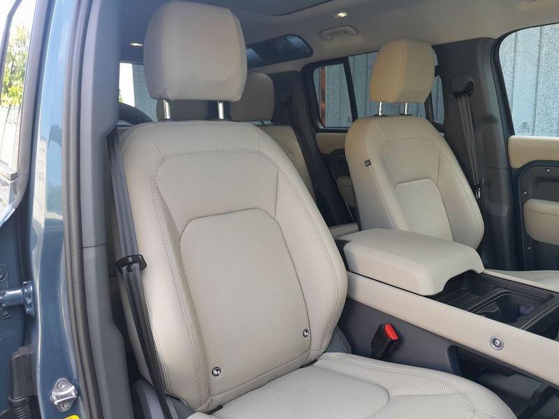 Land Rover Defender 3.0D I6 250 110 SE AWD auto.