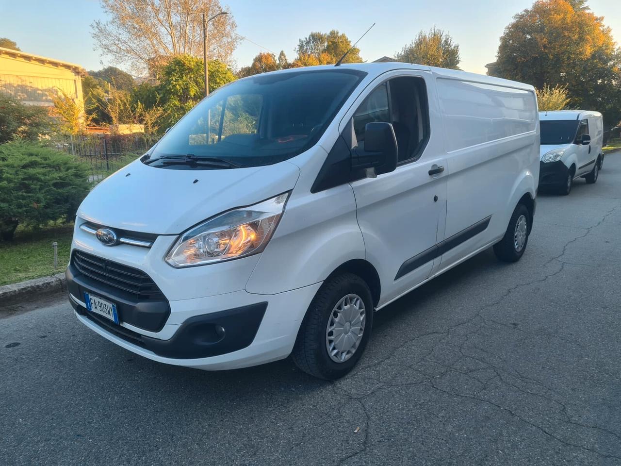 Ford Transit Custom Van 2.2tdci 125cv L1H1 motore nuovo