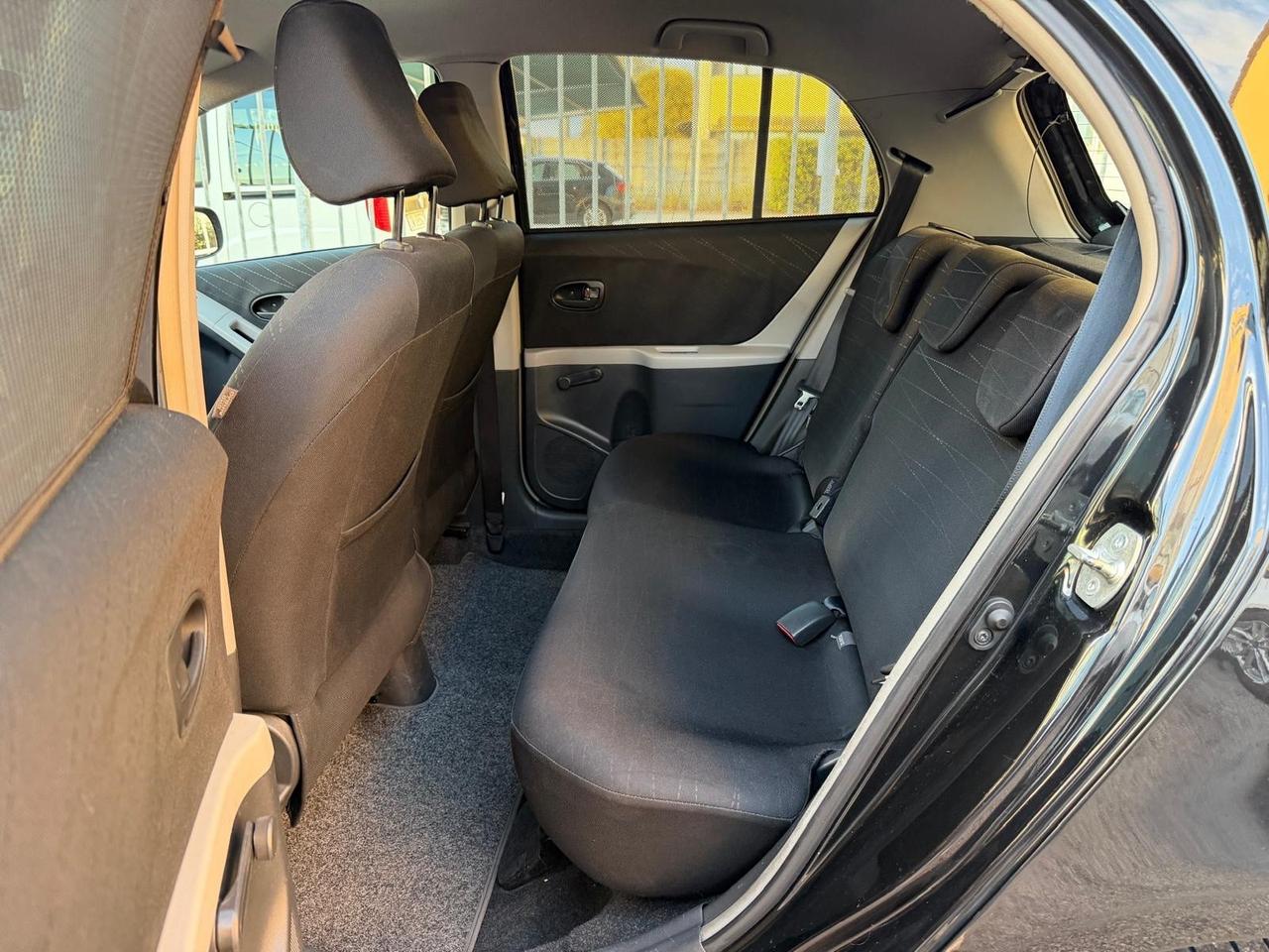 Toyota Yaris 1.0 5 porte Sol
