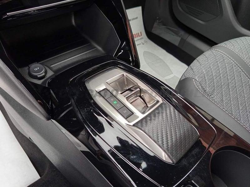 Peugeot 2008 2008 1.2 hybrid Allure 136cv e-dcs6