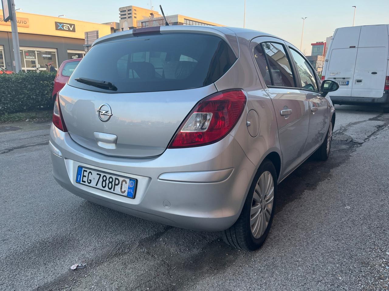 Opel Corsa 1.2 5 porte Club