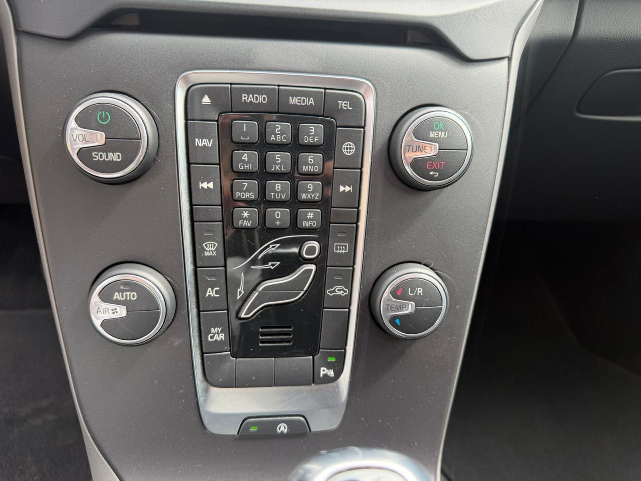 Volvo V40 D2 DISPLAY/NAVI