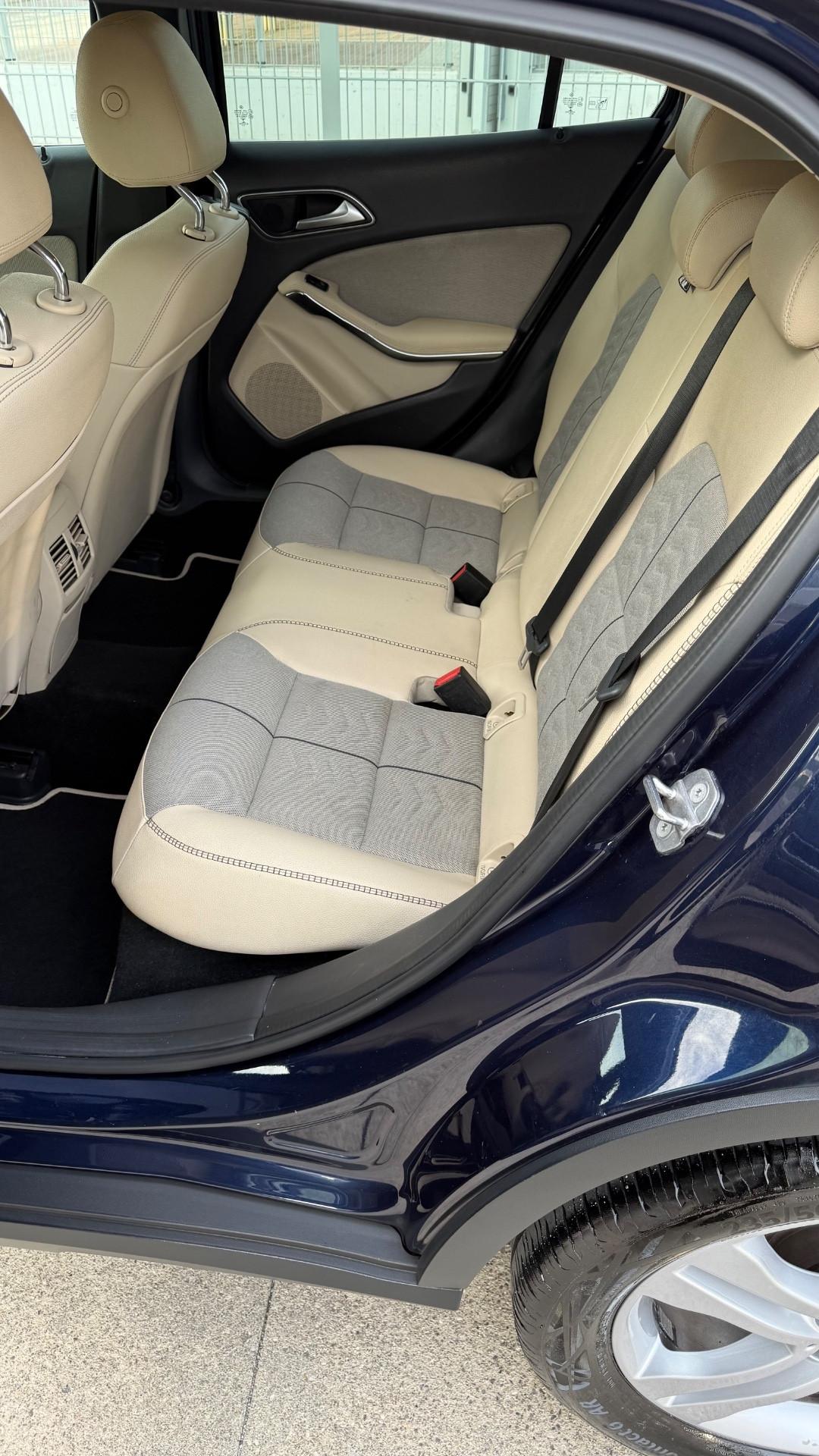 Mercedes-benz GLA 180 180d Automatic Premium