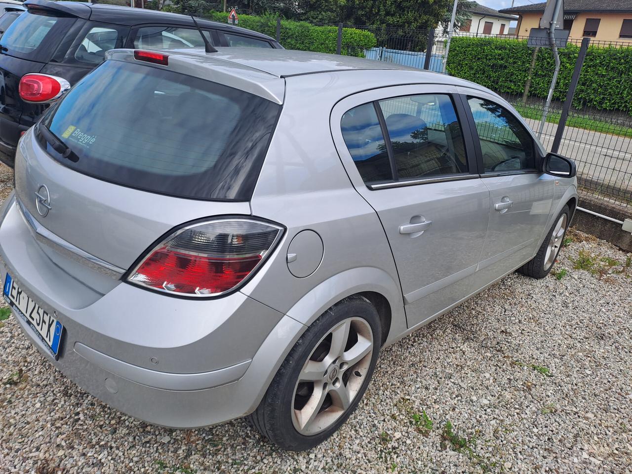 Opel Astra 1.6 16V VVT 5 porte Cosmo