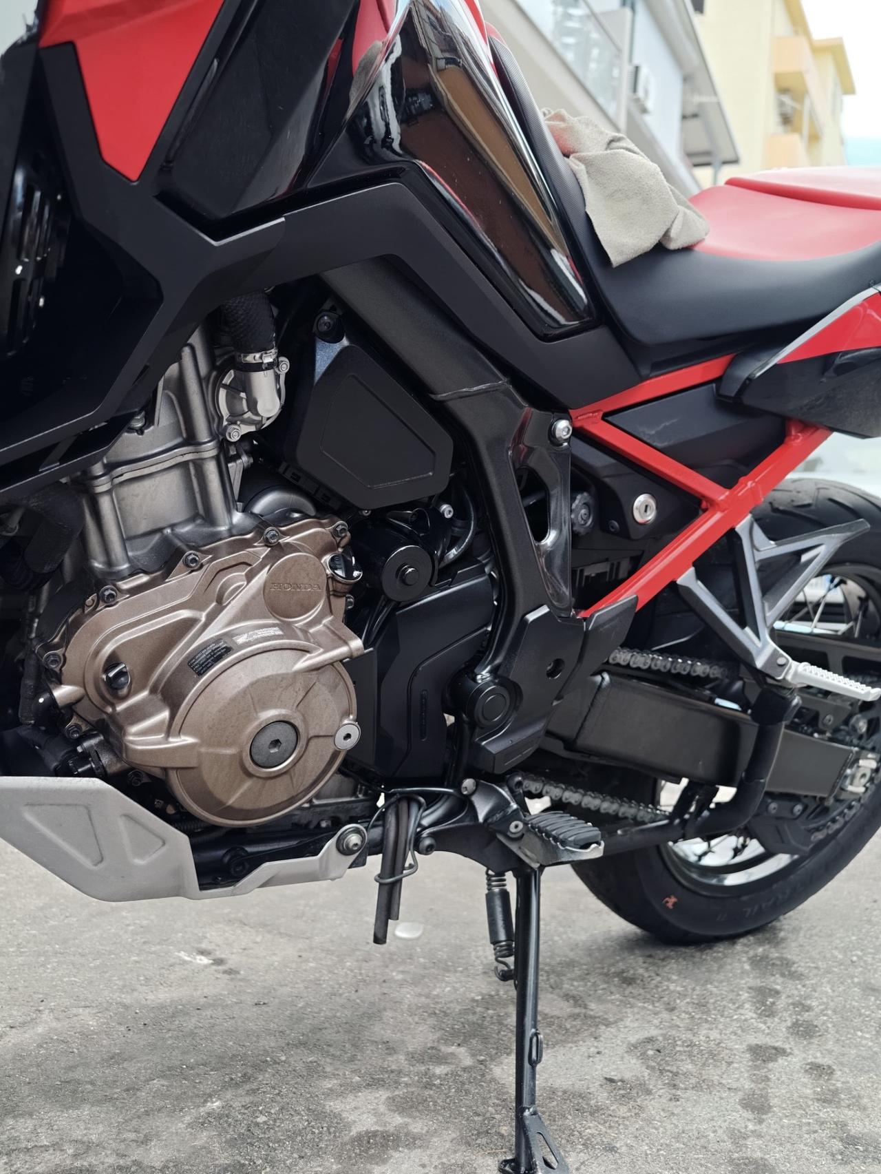 Honda CRF1100L Africa Twin automatica 1100 stupenda